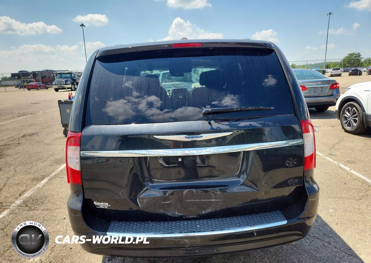 2016 Chrysler Town & Country Touring VIN:2C4RC1BG6GR138155 - 6
