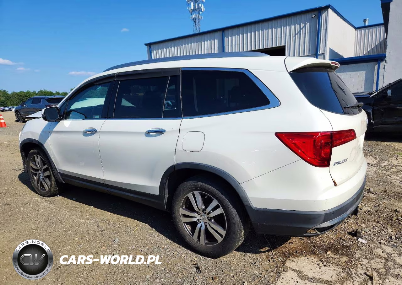 2018 Honda Pilot Touring VIN:5FNYF6H93JB065628 - 2