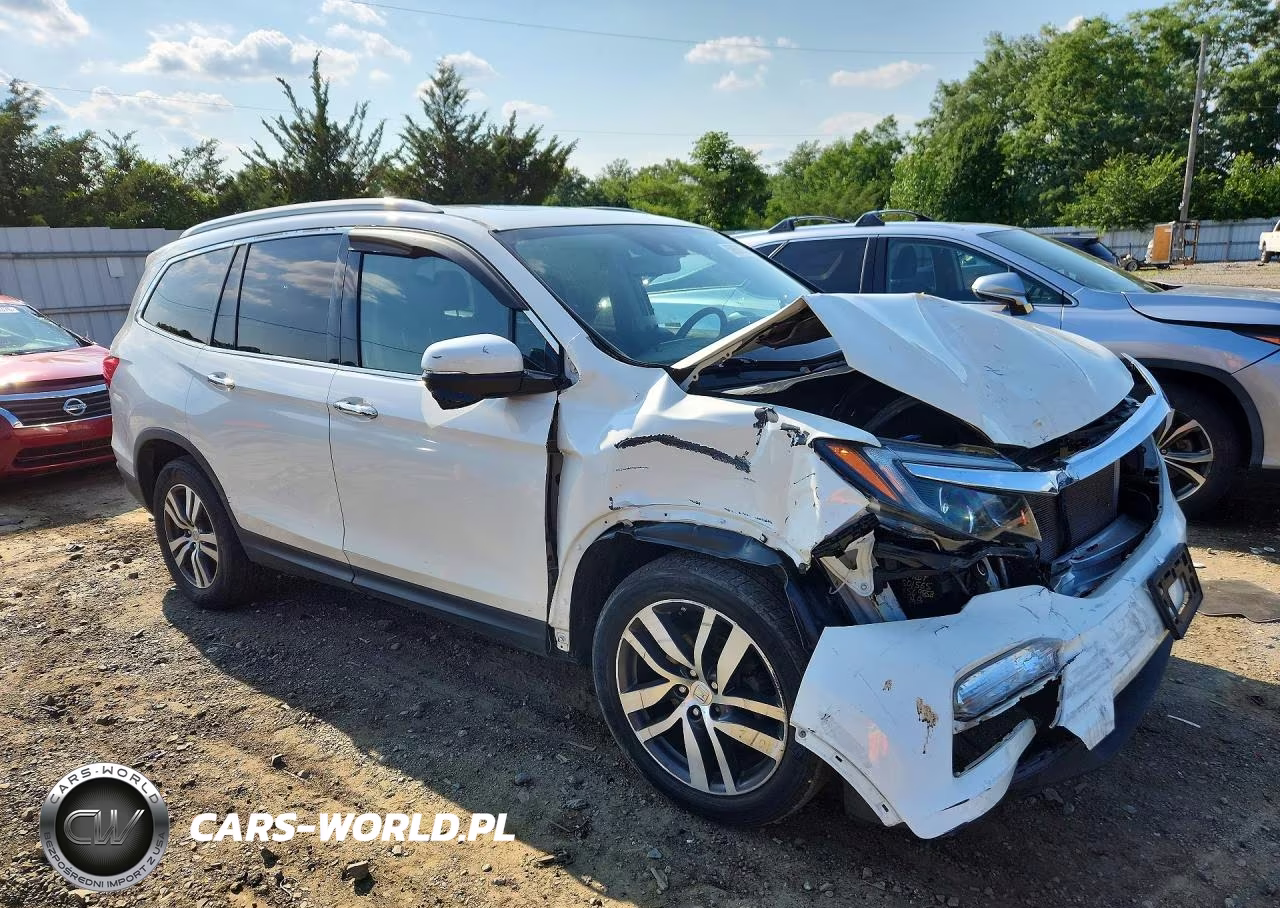 2018 Honda Pilot Touring VIN:5FNYF6H93JB065628 - 4