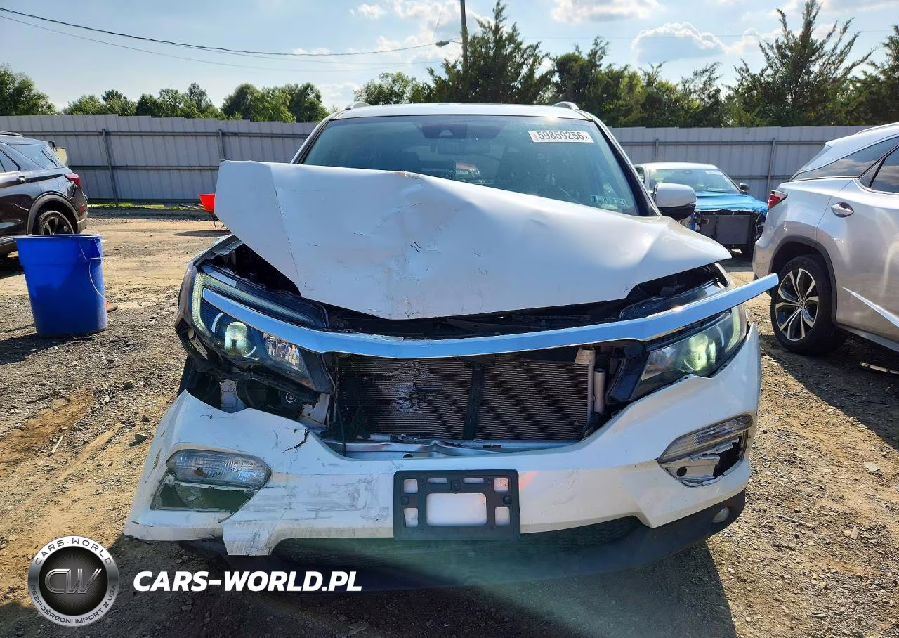 2018 Honda Pilot Touring VIN:5FNYF6H93JB065628 - 5