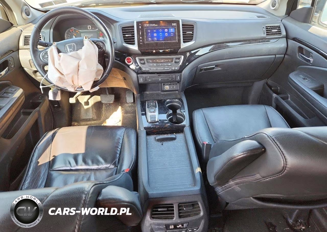 2018 Honda Pilot Touring VIN:5FNYF6H93JB065628 - 8