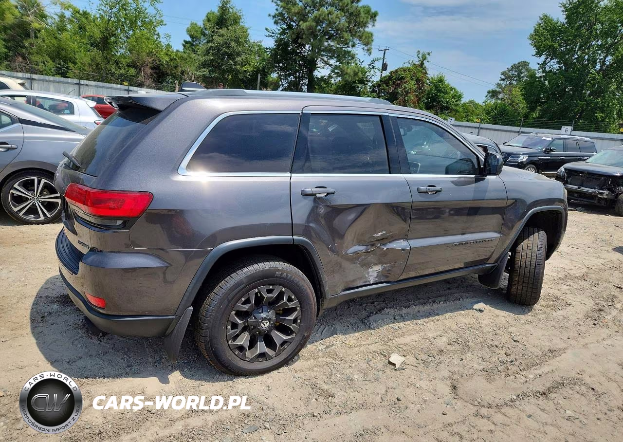 2016 Jeep Grand Cherokee Laredo VIN:1C4RJFAG3GC366529 - 3
