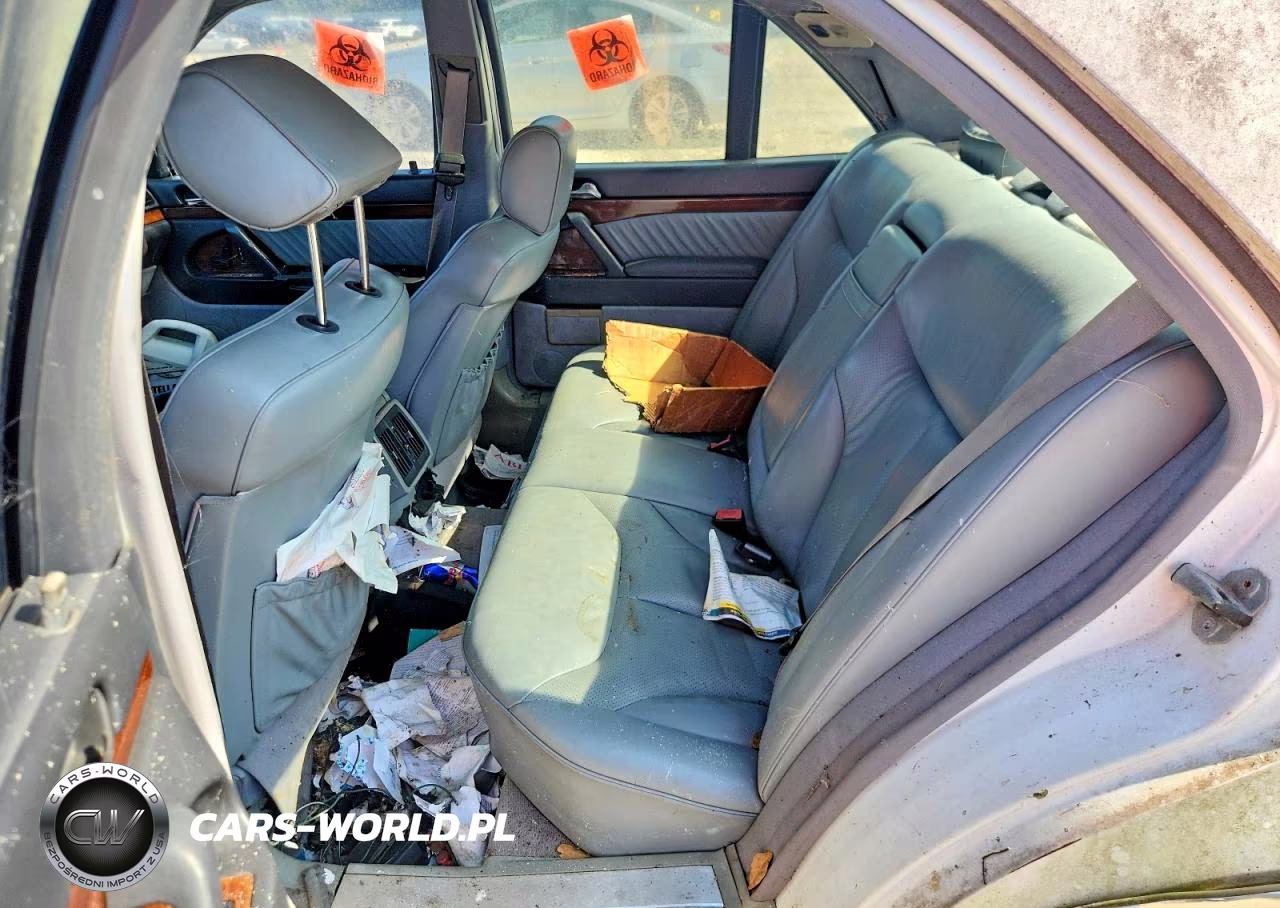1992 Mercedes-Benz 300 Se VIN:WDBGA32E0NA020836 - 10