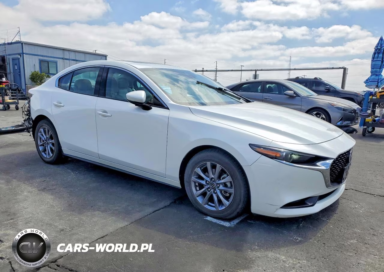 2020 Mazda 3 Premium VIN:3MZBPAEM1LM118062 - 4