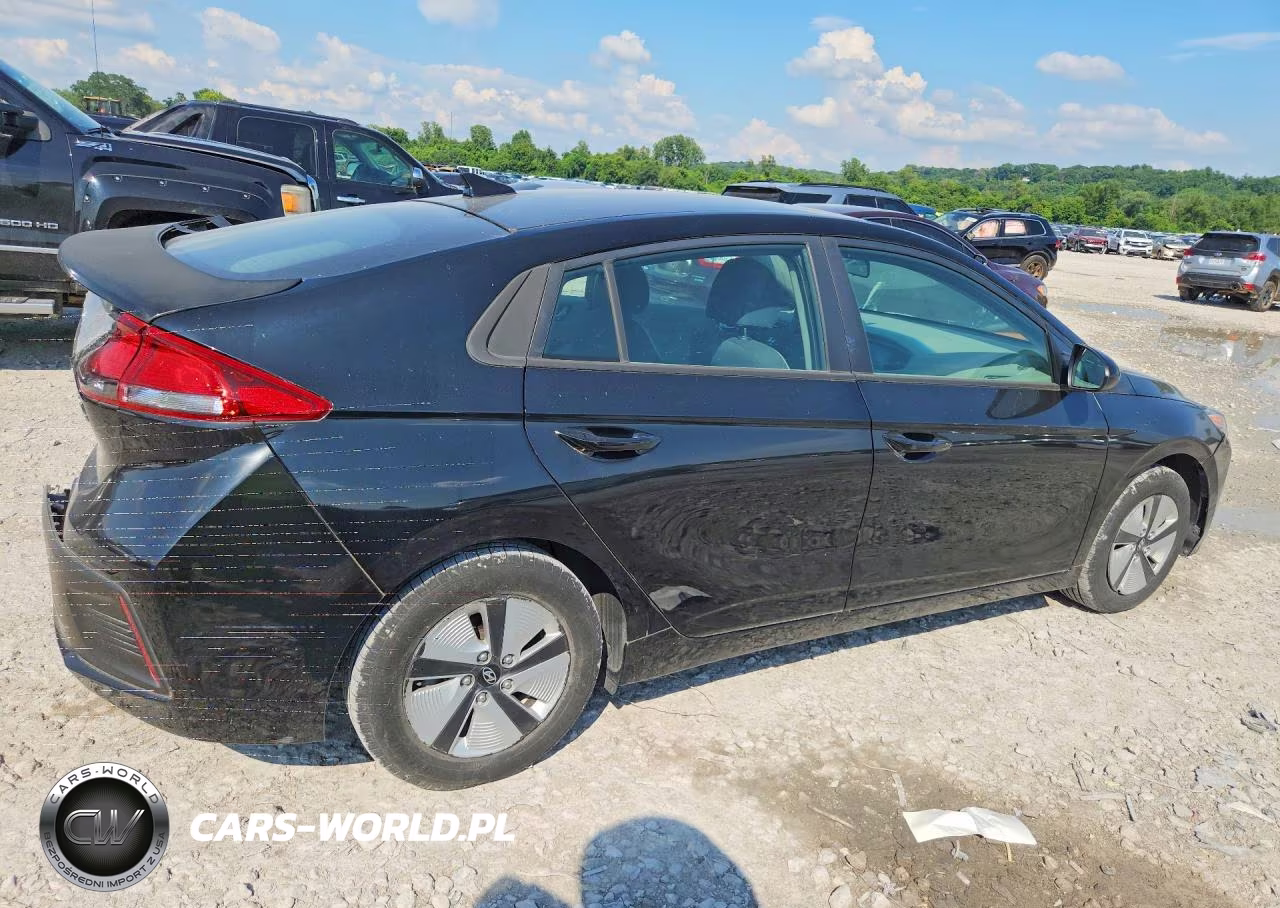 2017 Hyundai Ioniq Blue VIN:KMHC65LC8HU038817 - 3