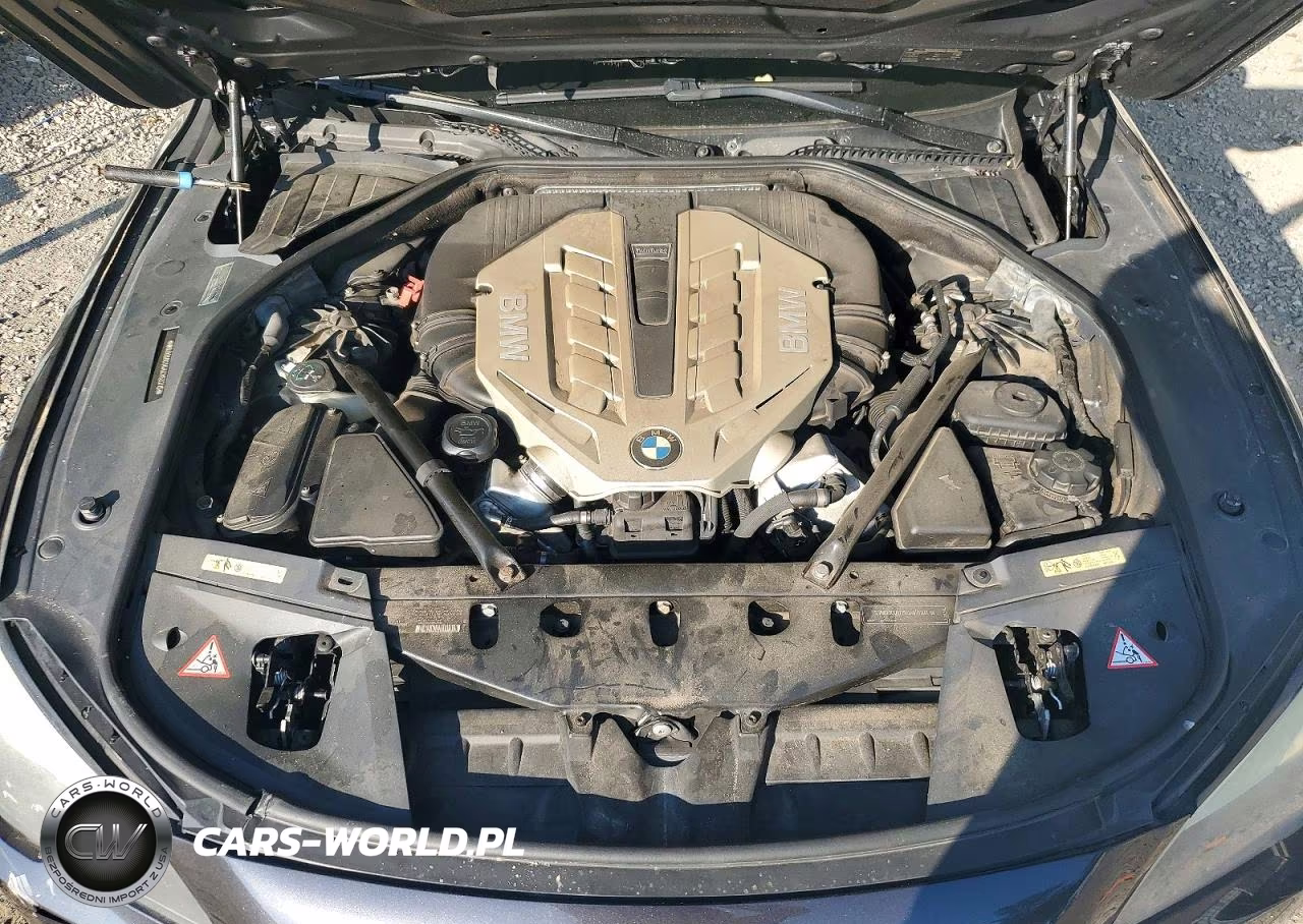 2010 BMW 750 Li VIN:WBAKB8C56ACY63715 - 11