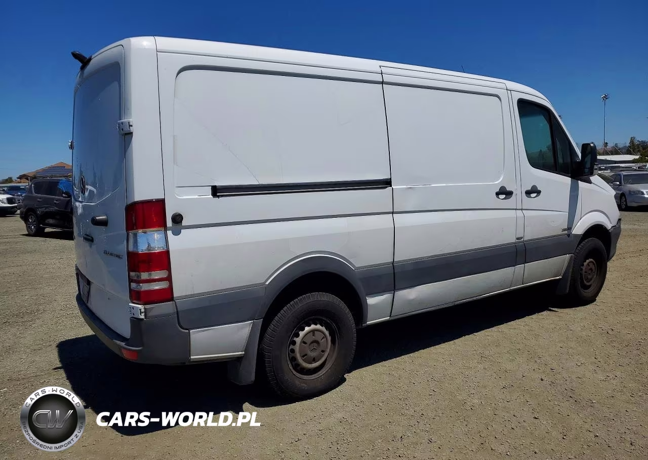 2014 Mercedes-Benz Sprinter 2500 Delivery Van VIN:WD3PE7CC8E5836352 - 3
