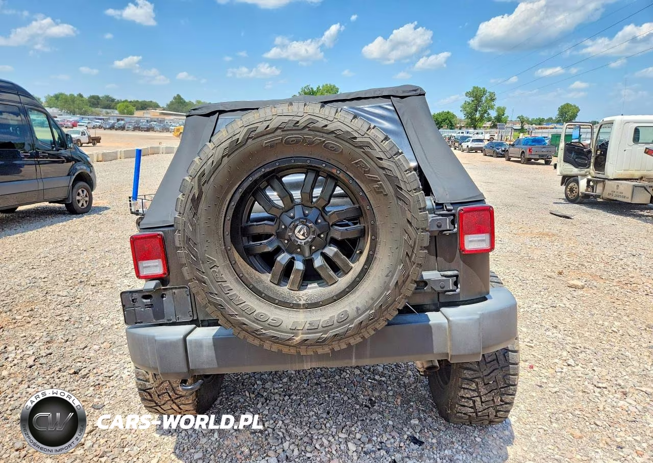 2017 Jeep Wrangler Unlimited Sport VIN:1C4BJWDG4HL580010 - 6