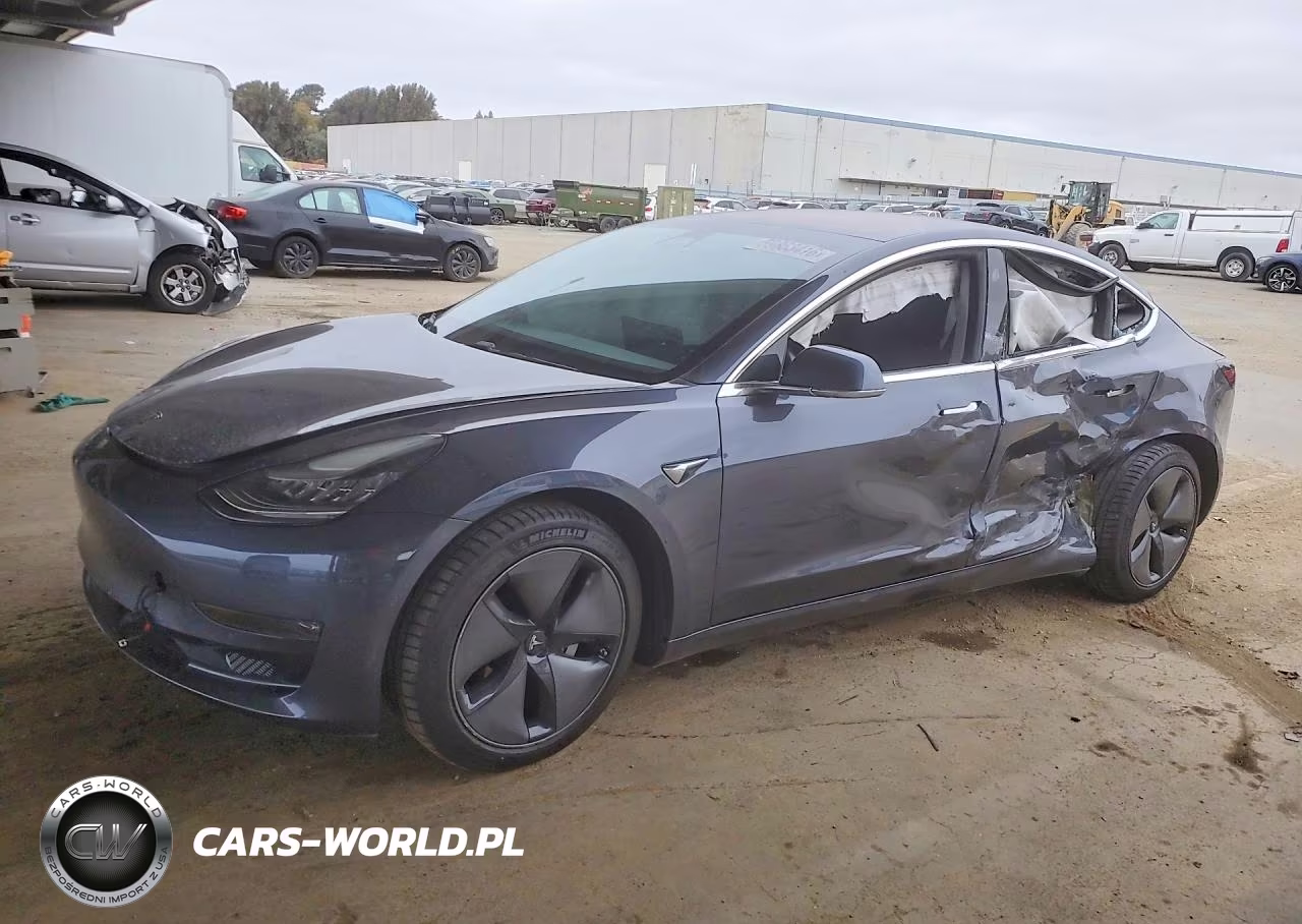 2018 Tesla Model 3 – zdjęcie 1 z 12