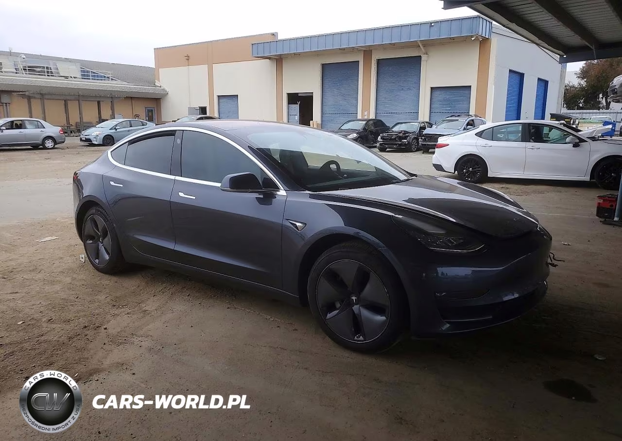 2018 Tesla Model 3 VIN:5YJ3E1EB4JF129005 - 4