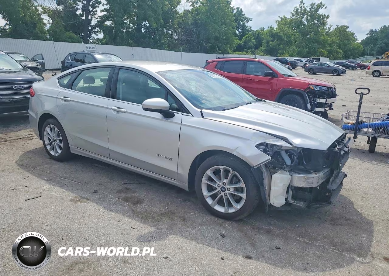 2019 Ford Fusion Se VIN:3FA6P0LU8KR272342 - 4
