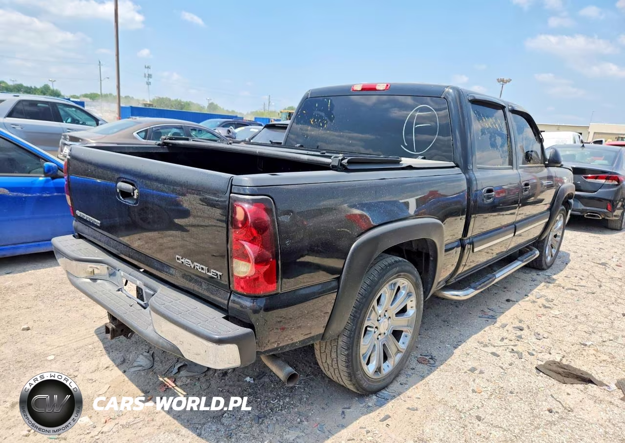 2005 Chevrolet Silverado K1500 VIN:2GCEK13TX51139091 - 3