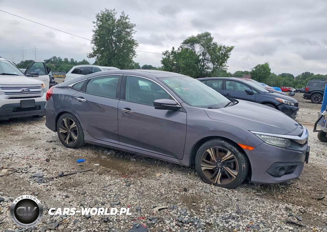 2016 Honda Civic Touring VIN:19XFC1F90GE035989 - 4