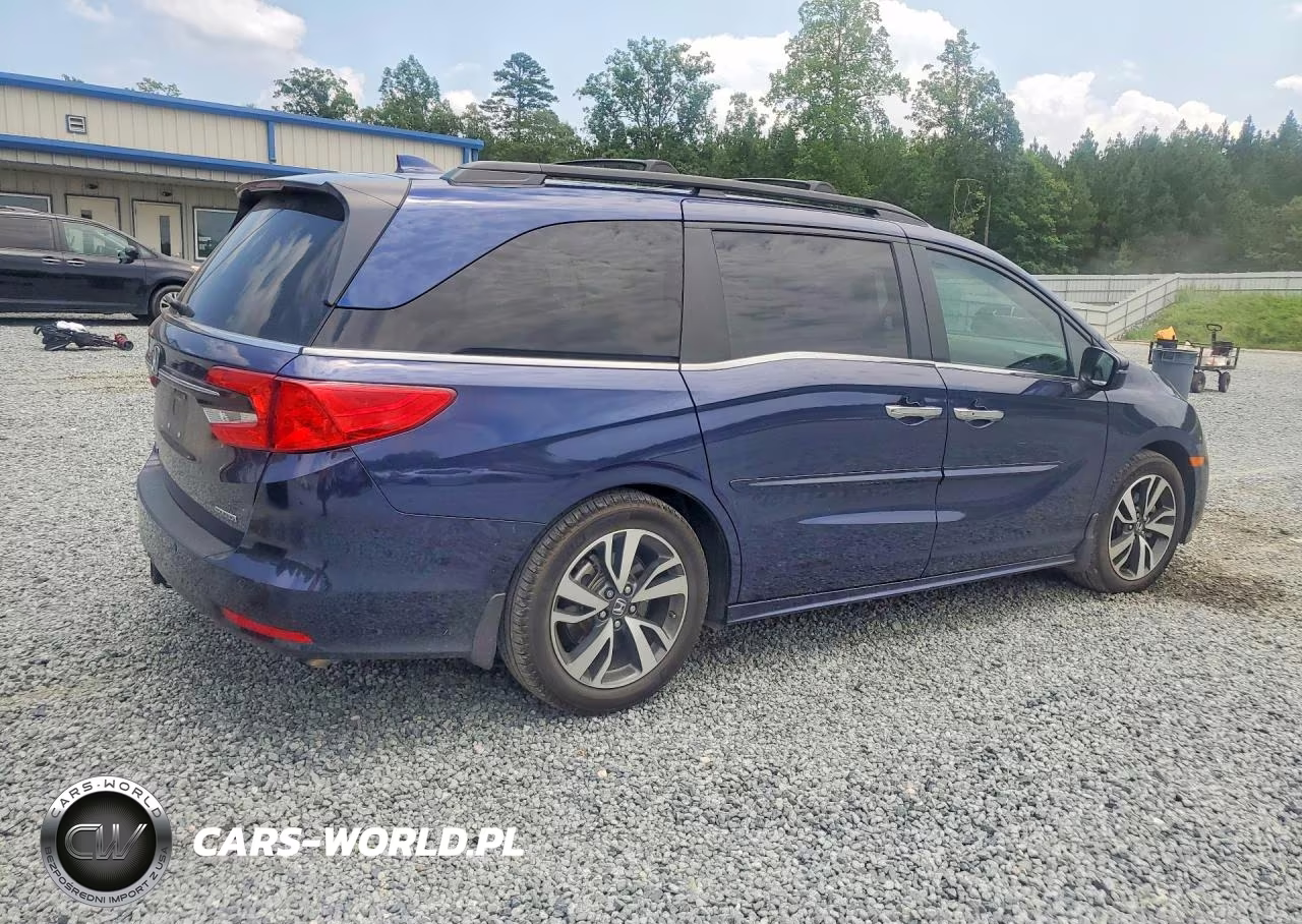 2023 Honda Odyssey Touring VIN:5FNRL6H88PB030824 - 3