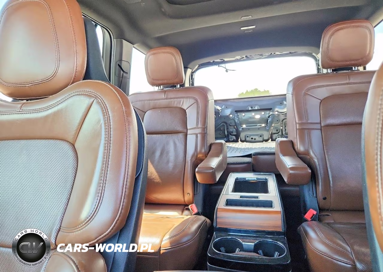 2020 Lincoln Aviator Reserve VIN:5LM5J7WC1LGL04052 - 10