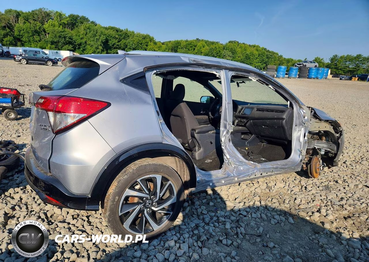 2019 Honda Hr-V Sport VIN:3CZRU6H10KG714618 - 3