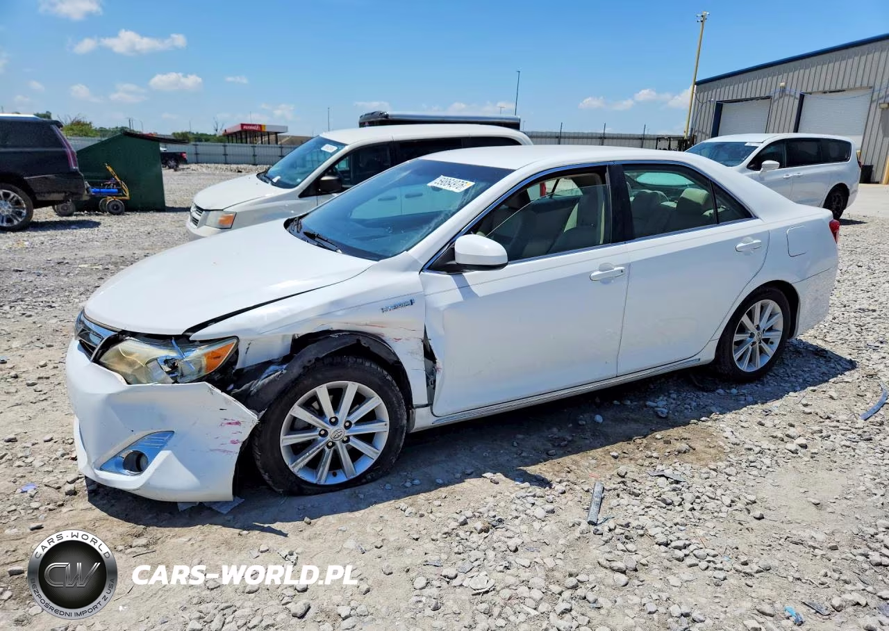 2014 Toyota Camry Hybrid Xle – zdjęcie 1 z 12