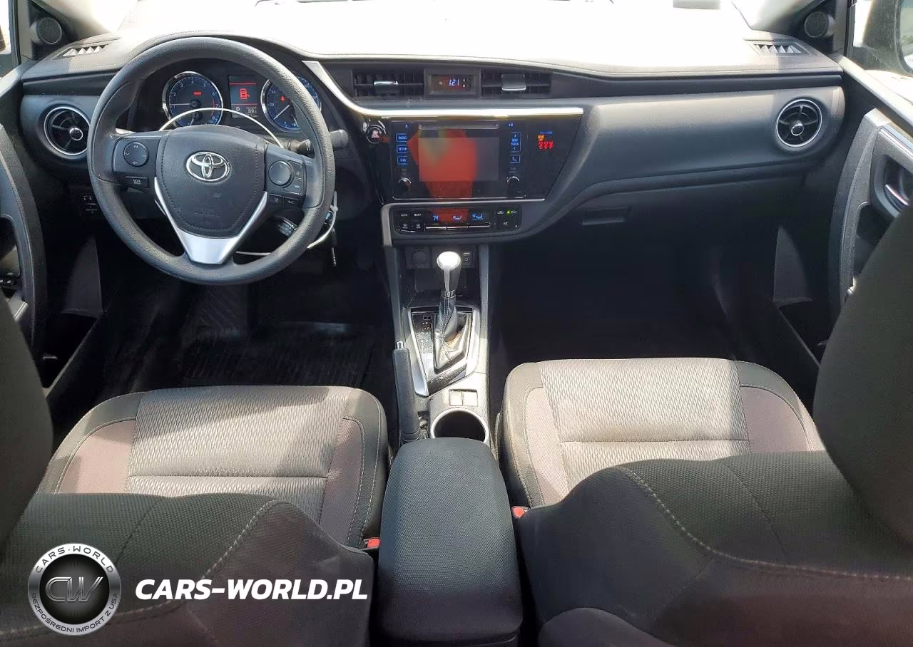 2018 Toyota Corolla Le VIN:2T1BURHE1JC073113 - 8