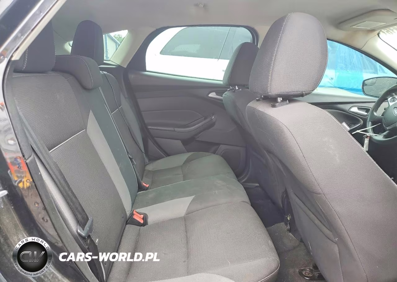 2014 Ford Focus Se VIN:1FADP3K28EL344037 - 10