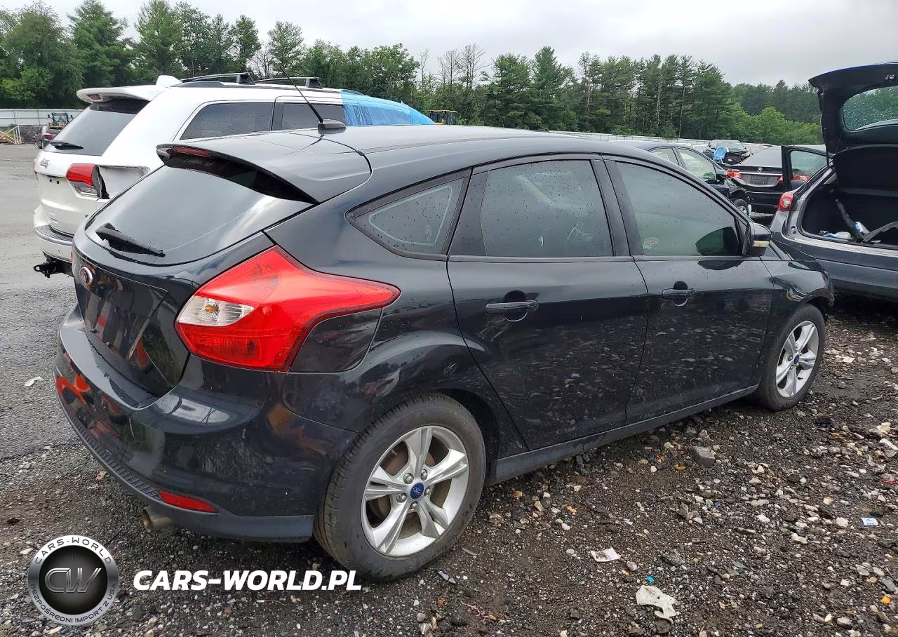 2014 Ford Focus Se VIN:1FADP3K28EL344037 - 3