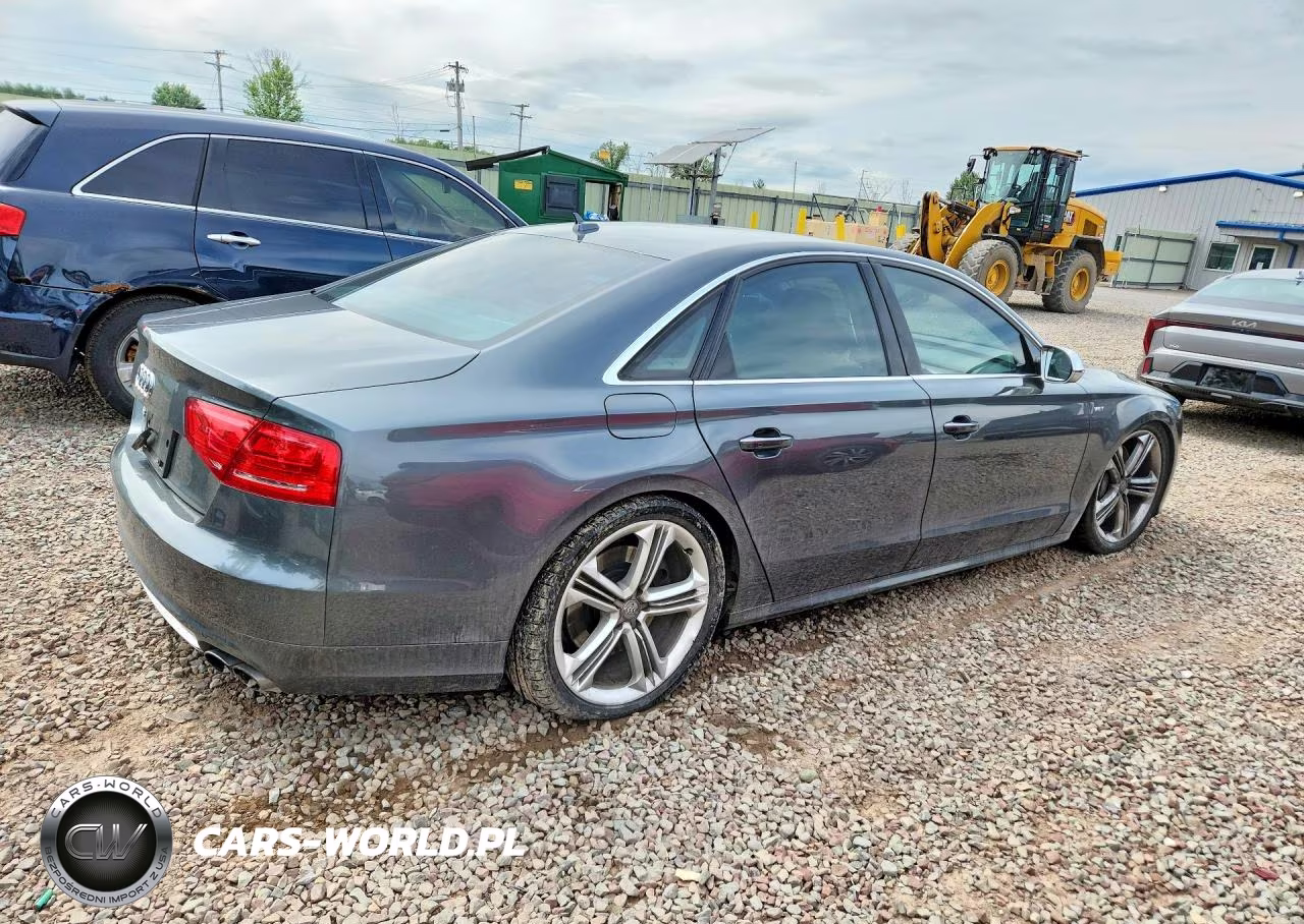 2013 Audi S8 Quattro VIN:WAUD2AFD4DN022682 - 3