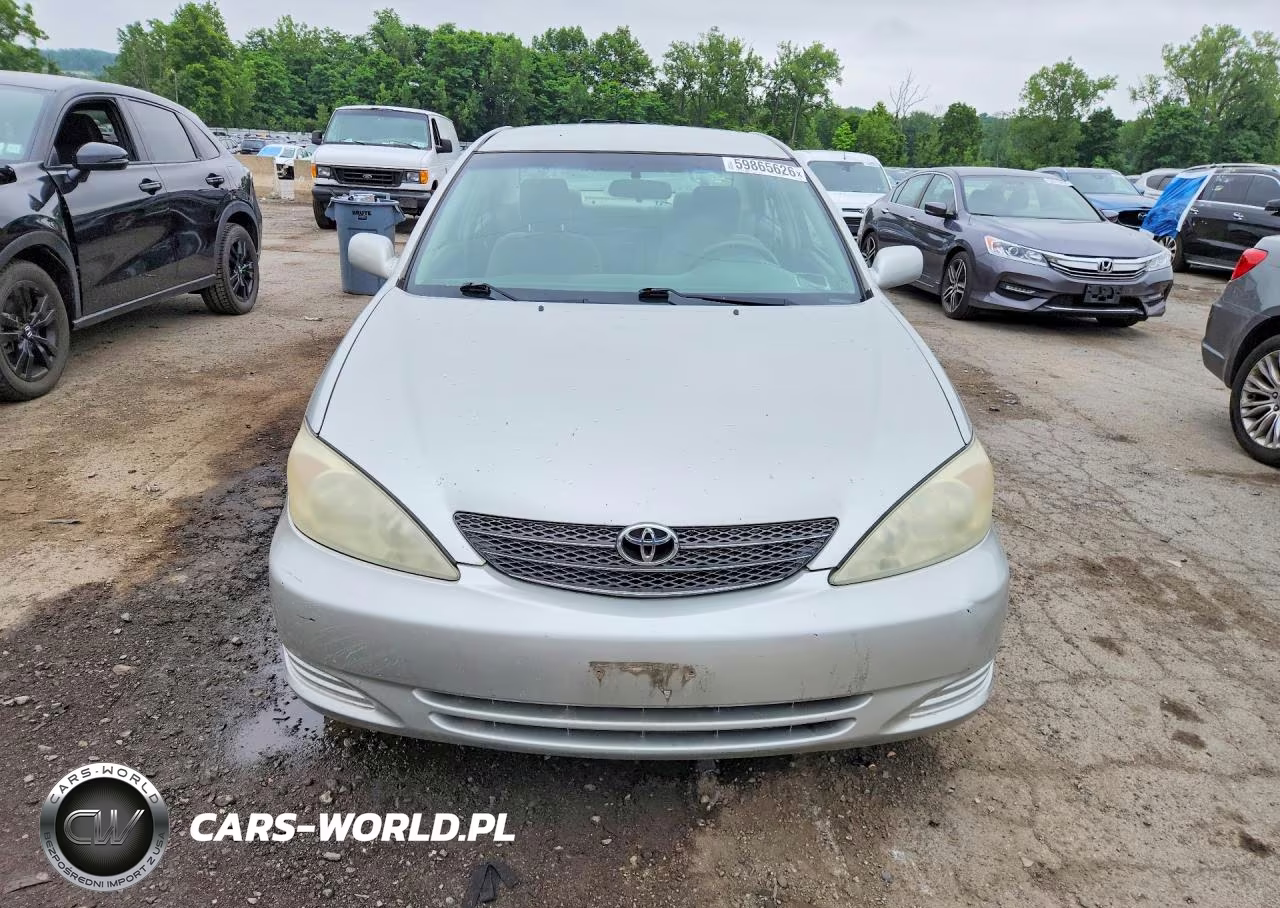 2003 Toyota Camry Le VIN:4T1BE32KX3U260487 - 5