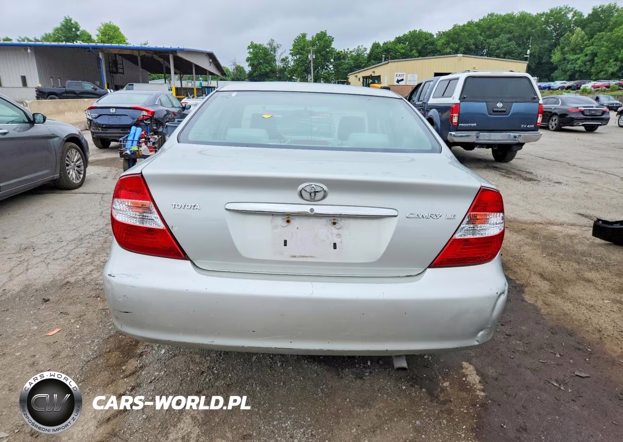 2003 Toyota Camry Le VIN:4T1BE32KX3U260487 - 6