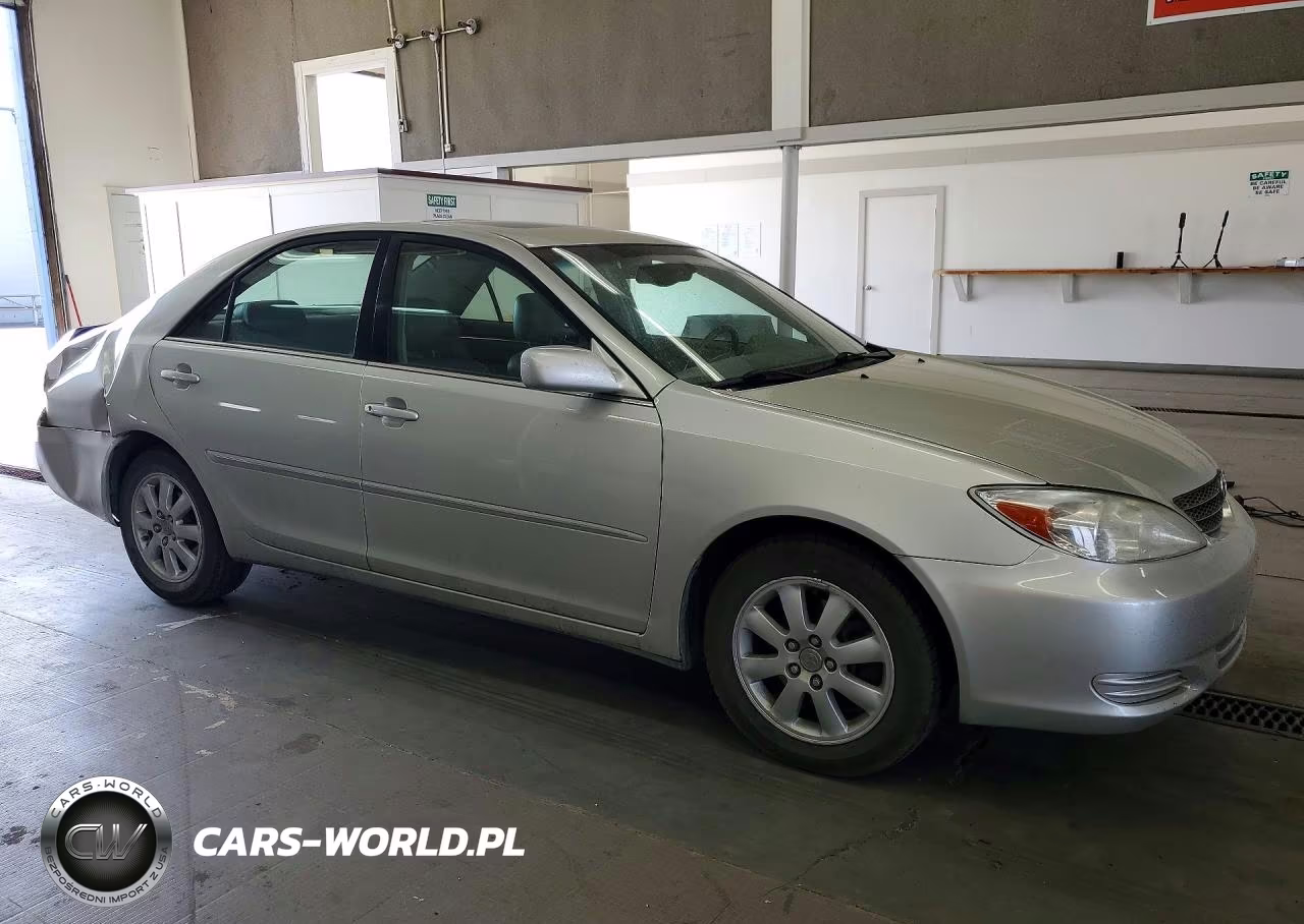 2002 Toyota Camry Xle V6 VIN:JTDBF30K120003583 - 4