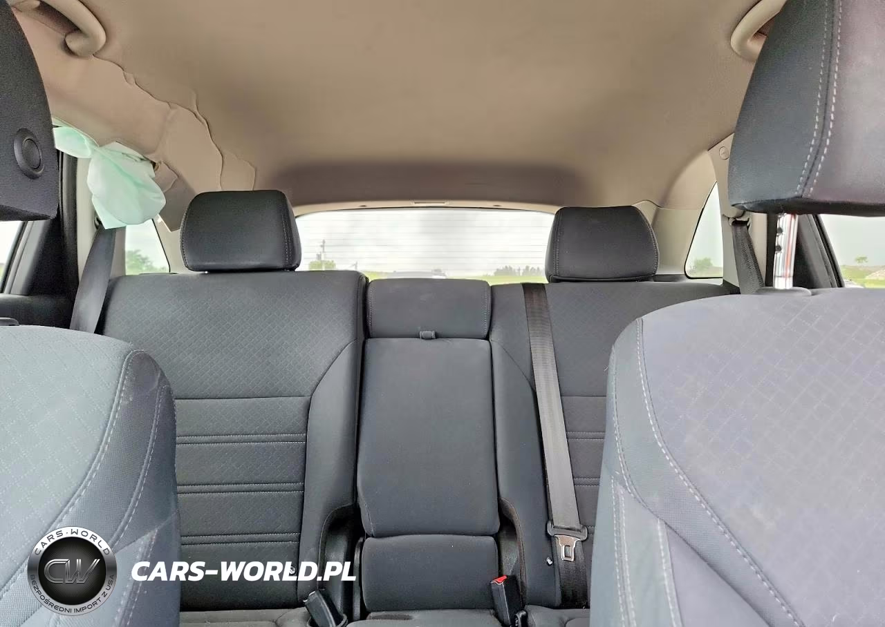2019 Kia Sorento L VIN:5XYPG4A35KG569496 - 10