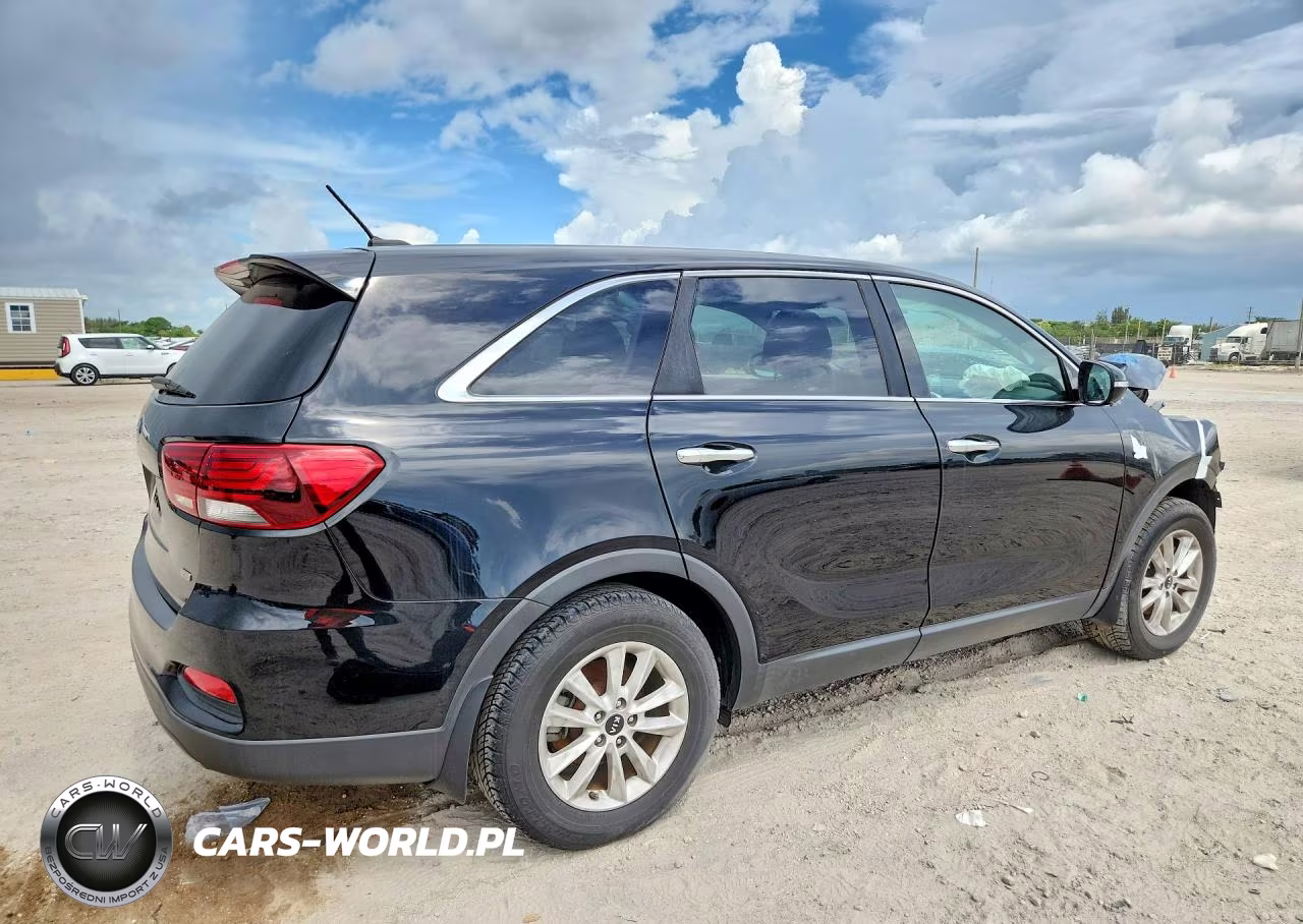 2019 Kia Sorento L VIN:5XYPG4A35KG569496 - 3