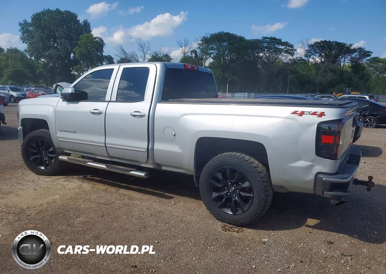 2018 Chevrolet Silverado K1500 Lt VIN:1GCVKREC5JZ151047 - 2