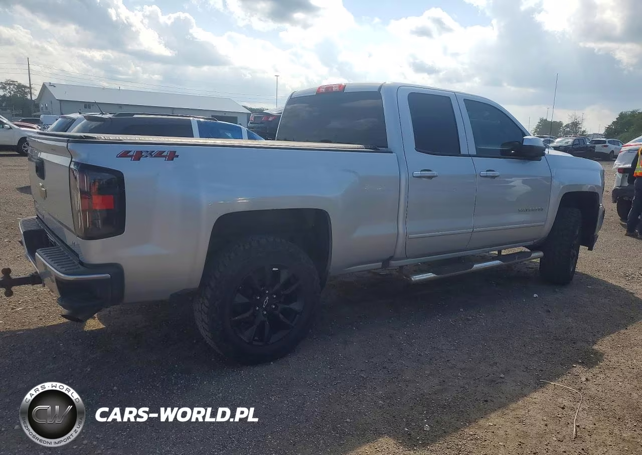 2018 Chevrolet Silverado K1500 Lt VIN:1GCVKREC5JZ151047 - 3