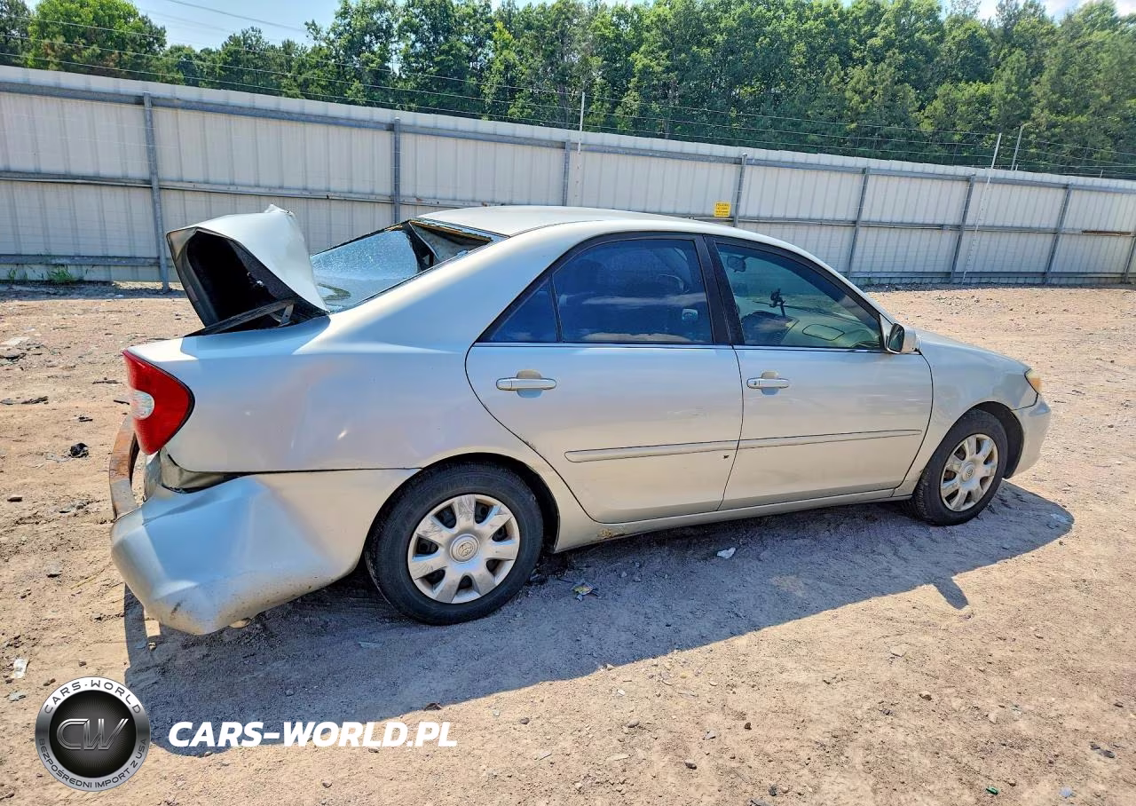 2002 Toyota Camry Le VIN:4T1BE32K82U008459 - 3