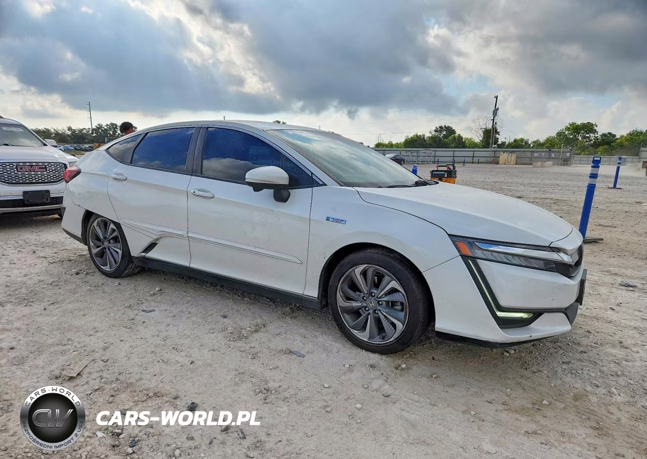 2018 Honda Clarity Touring VIN:JHMZC5F30JC005470 - 4