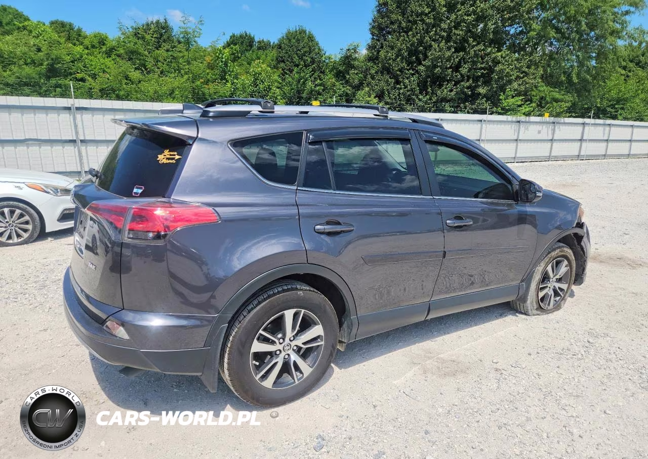 2017 Toyota Rav4 Xle VIN:JTMWFREV4HJ711479 - 3