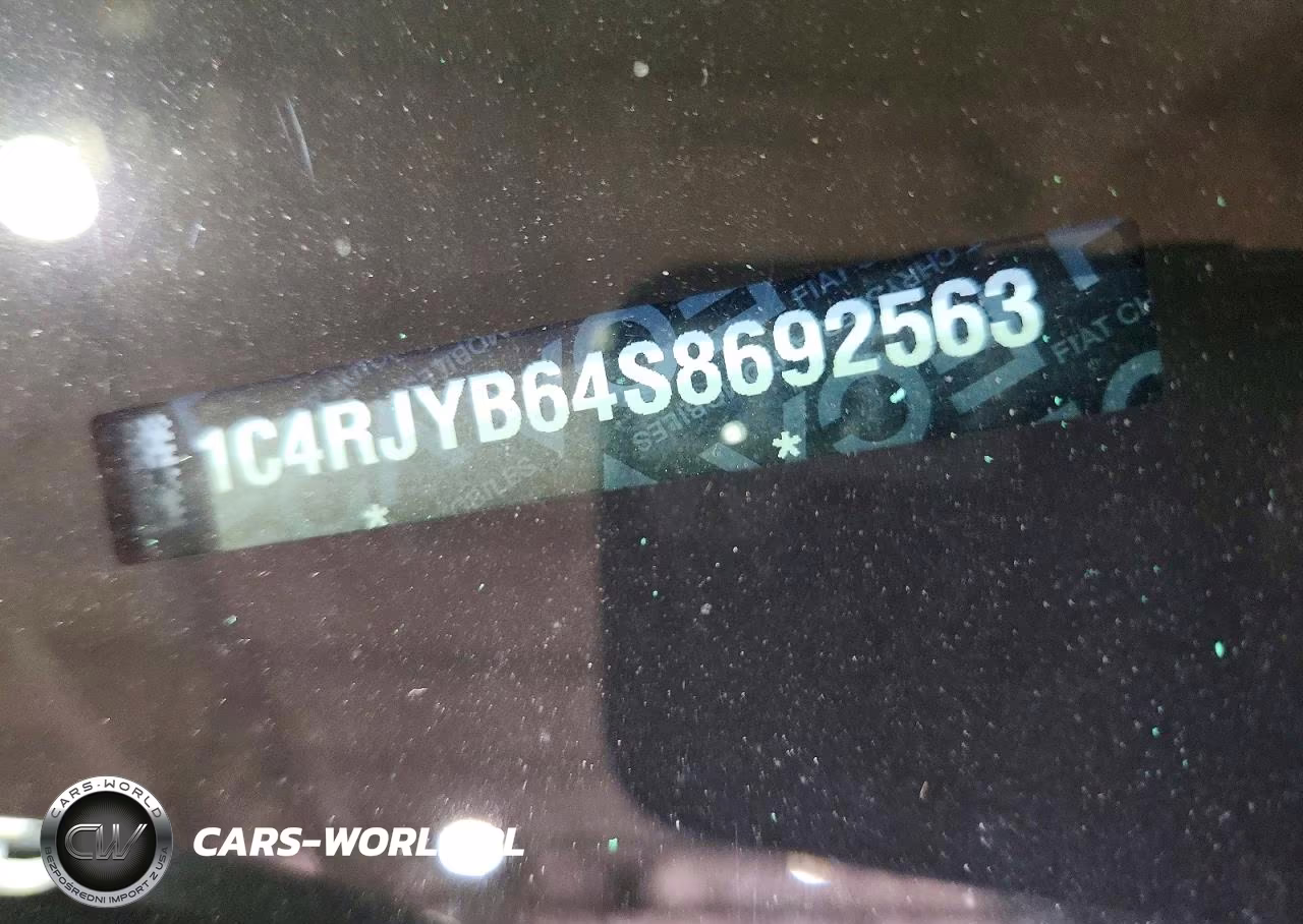 2025 Jeep Grand Cherokee 4Xe VIN:1C4RJYB64S8692563 - 14