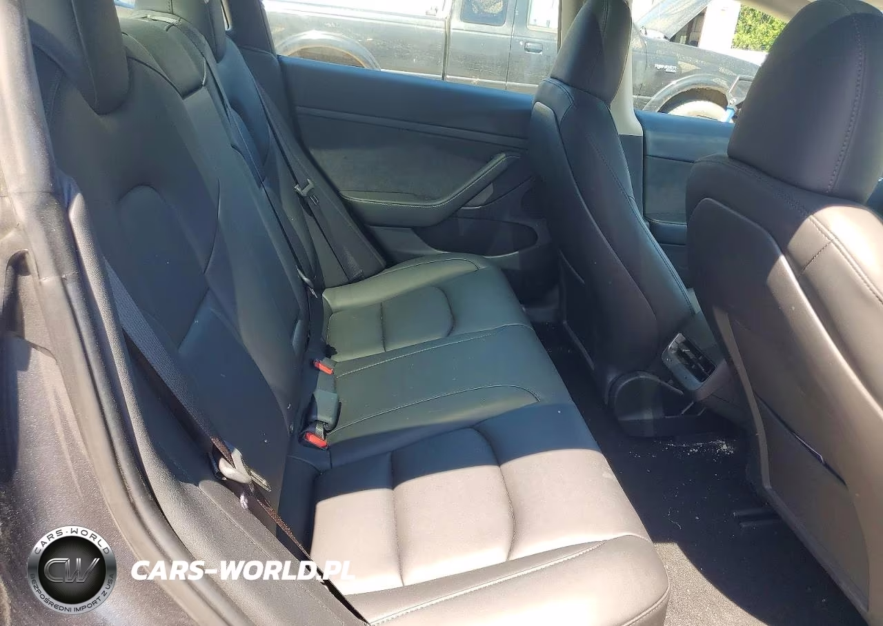 2023 Tesla Model 3 VIN:5YJ3E1EA8PF690582 - 10