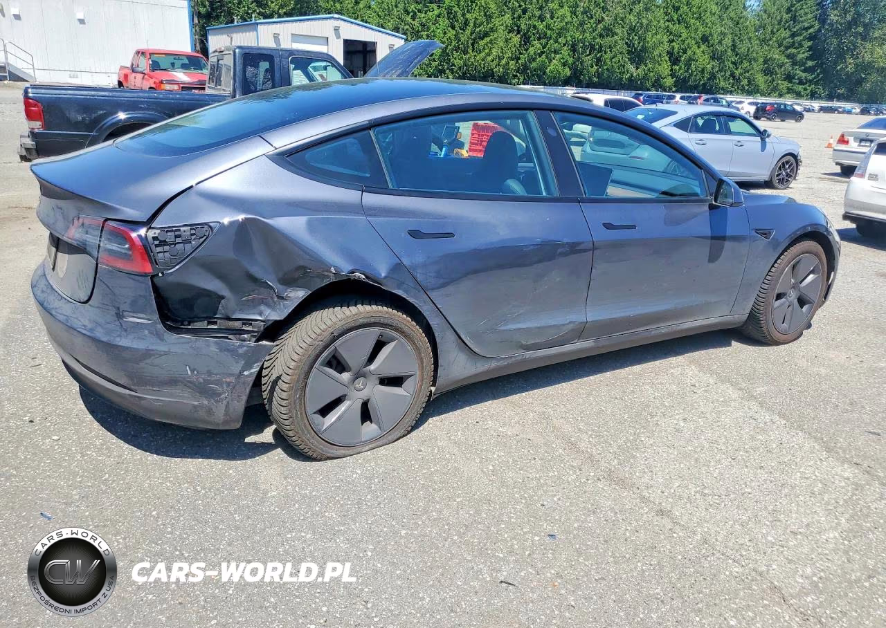 2023 Tesla Model 3 VIN:5YJ3E1EA8PF690582 - 3