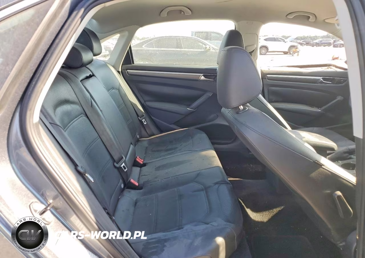 2016 Volkswagen Passat VIN:1VWAT7A36GC039498 - 10