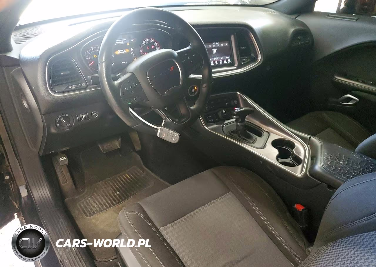 2018 Dodge Challenger Sxt VIN:2C3CDZAG8JH339205 - 8