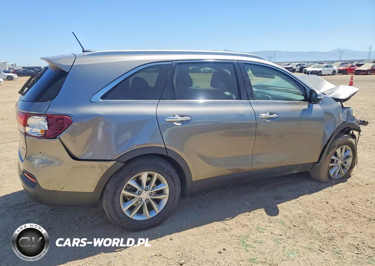 2017 Kia Sorento Lx VIN:5XYPG4A31HG217623 - 3