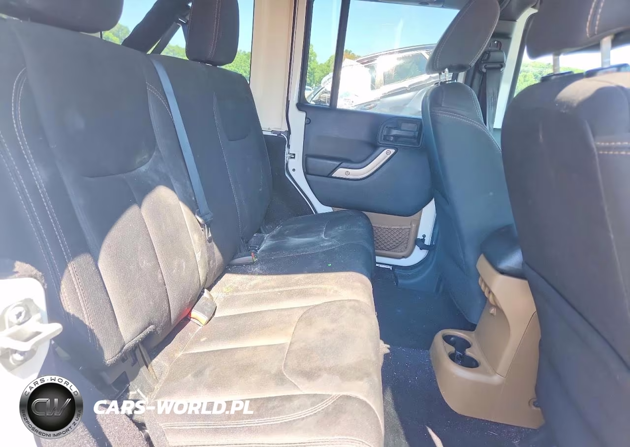 2017 Jeep Wrangler Unlimited Sahara VIN:1C4BJWEG7HL594174 - 10