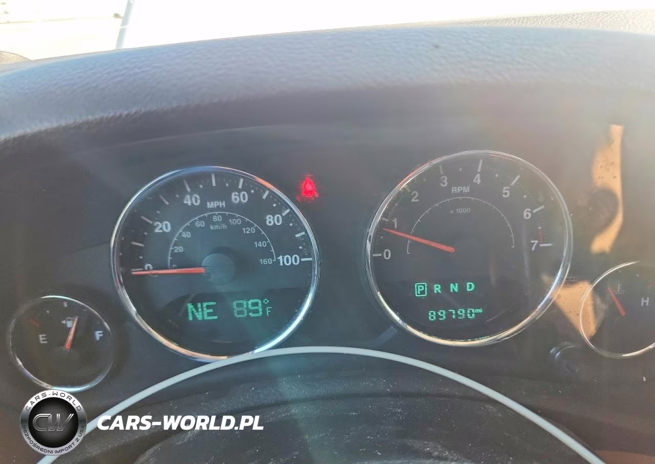 2017 Jeep Wrangler Unlimited Sahara VIN:1C4BJWEG7HL594174 - 9