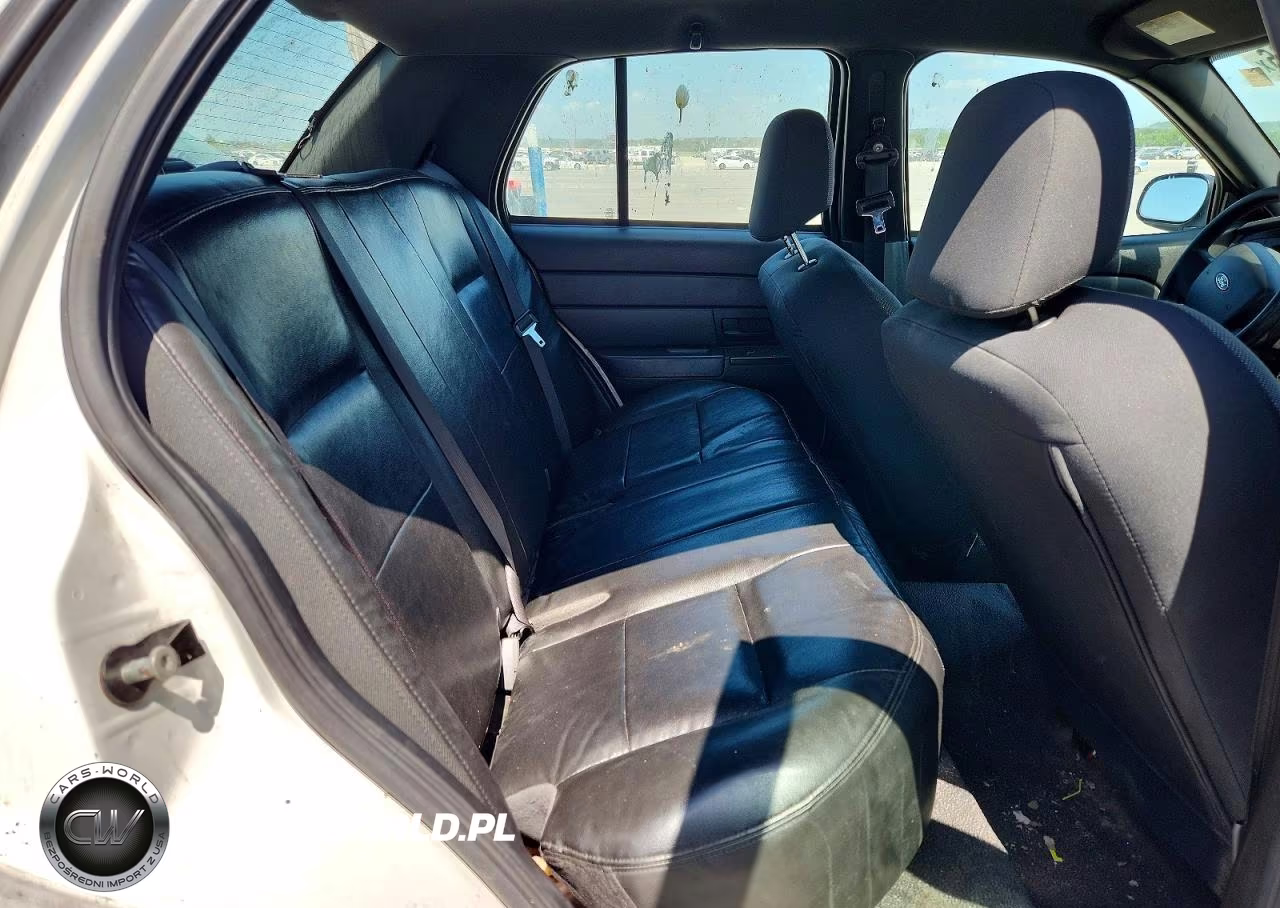 2008 Ford Crown Victoria Police Interceptor VIN:2FAFP71V08X143056 - 10