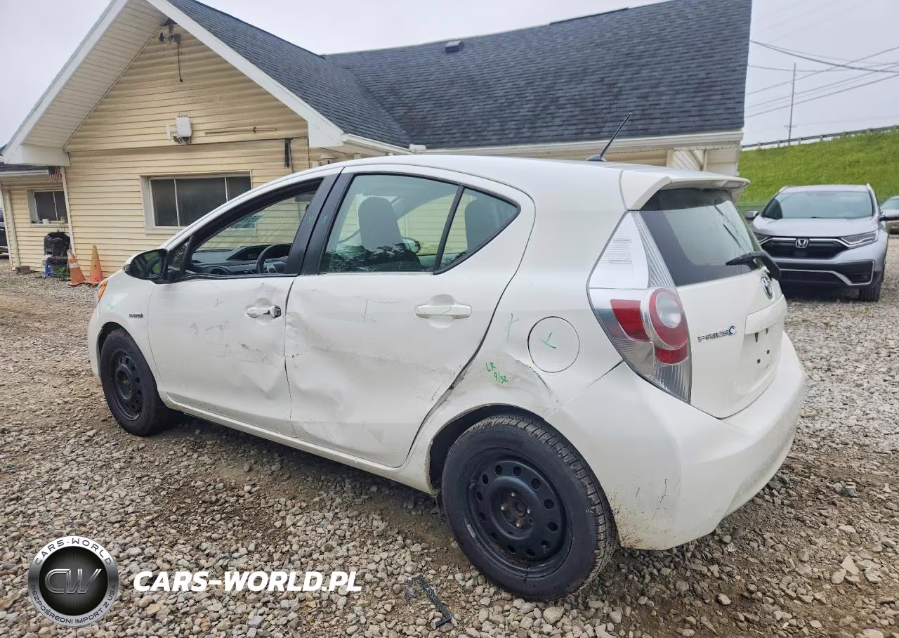 2014 Toyota Prius C One VIN:JTDKDTB33E1562465 - 2