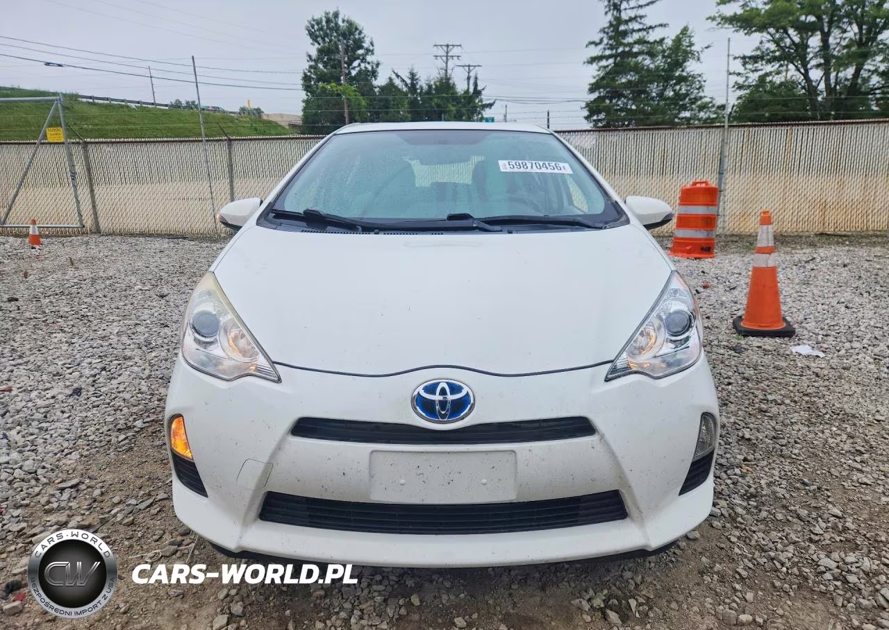 2014 Toyota Prius C One VIN:JTDKDTB33E1562465 - 5
