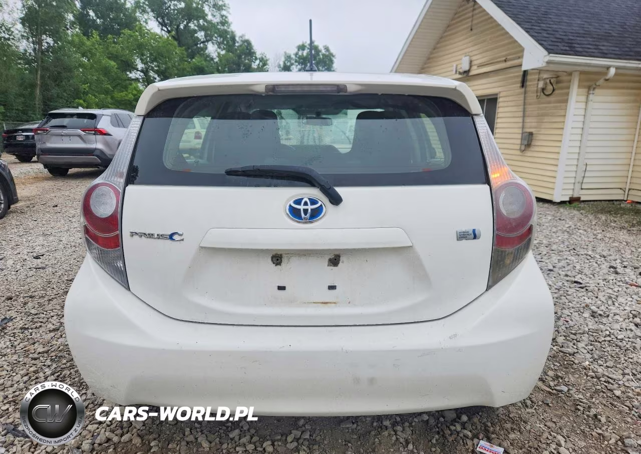 2014 Toyota Prius C One VIN:JTDKDTB33E1562465 - 6