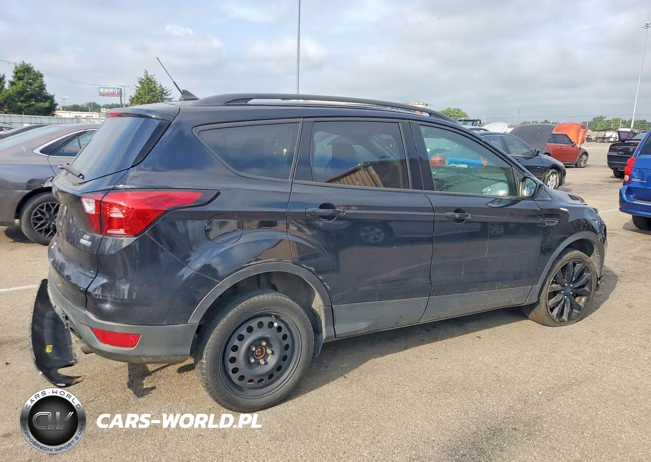2019 Ford Escape Se VIN:1FMCU9GD6KUA73184 - 3