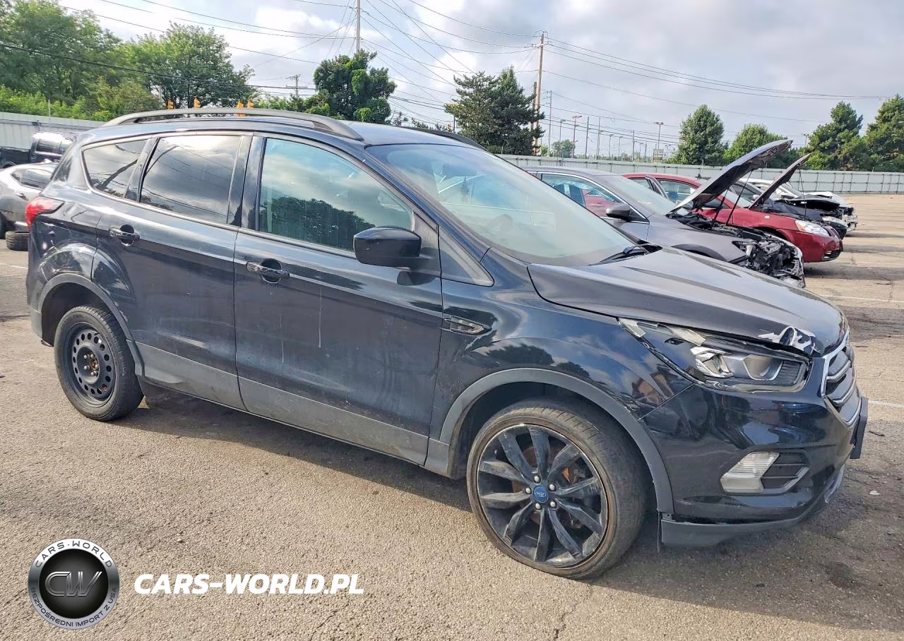 2019 Ford Escape Se VIN:1FMCU9GD6KUA73184 - 4