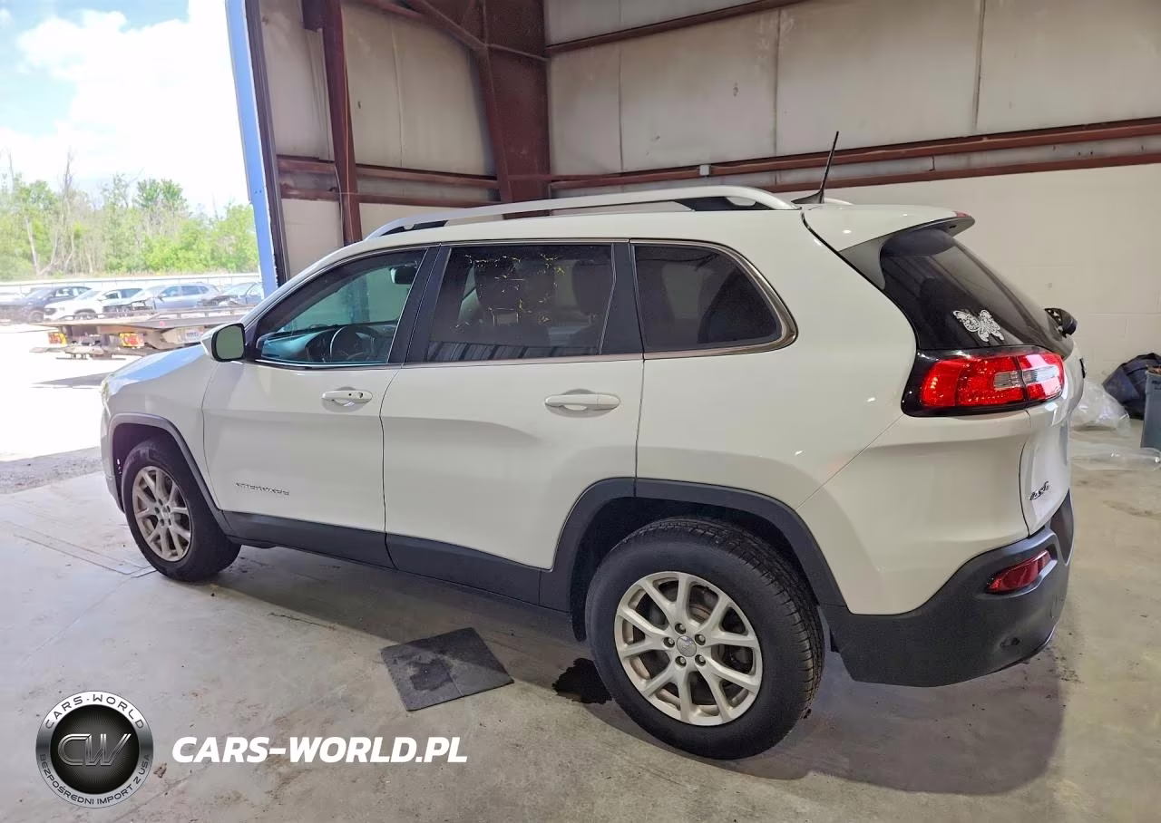 2016 Jeep Cherokee Latitude VIN:1C4PJMCB0GW132540 - 2